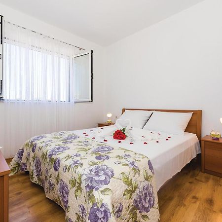 4 Bedroom Cozy Apartment In โวดีเซ ภายนอก รูปภาพ